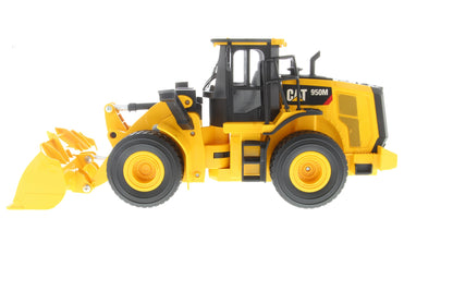 Cat Remote Controlled 950M Wheel Loader 1:24 scale